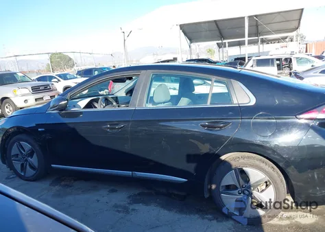 2020 Hyundai Ioniq Hybrid Sel z USA, uszkodzony, nr VIN KMHC85LC9LU235675